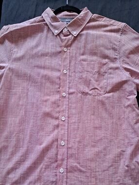 Mountain ridge Men's Short-Sleeve Button-Down Shirt in Light Off Red Summer gear